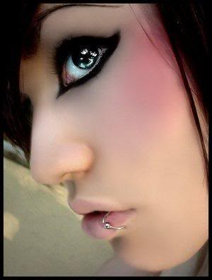 Piercing Femme Regard